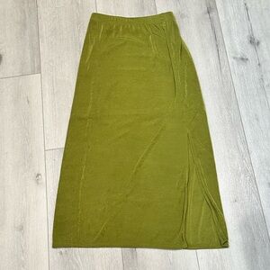Vintage green skirt with slit